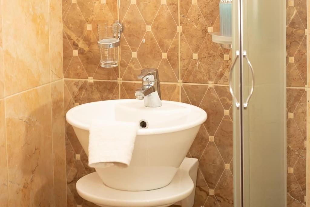 Spacious Apartment In Old Town - Private Parking Thessalonique Extérieur photo