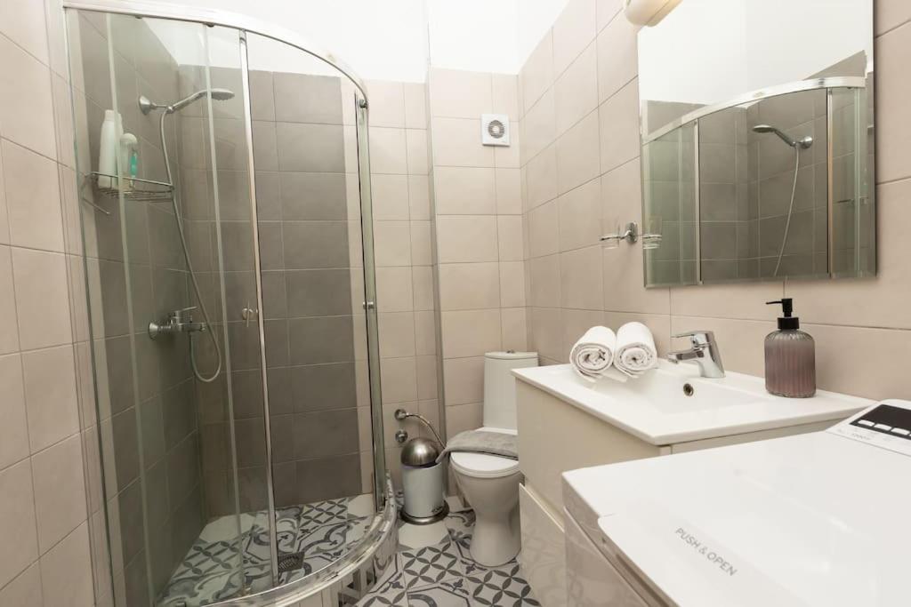 Spacious Apartment In Old Town - Private Parking Thessalonique Extérieur photo