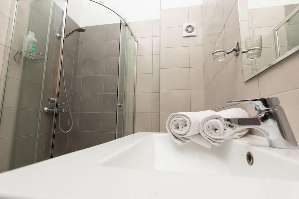 Spacious Apartment In Old Town - Private Parking Thessalonique Extérieur photo