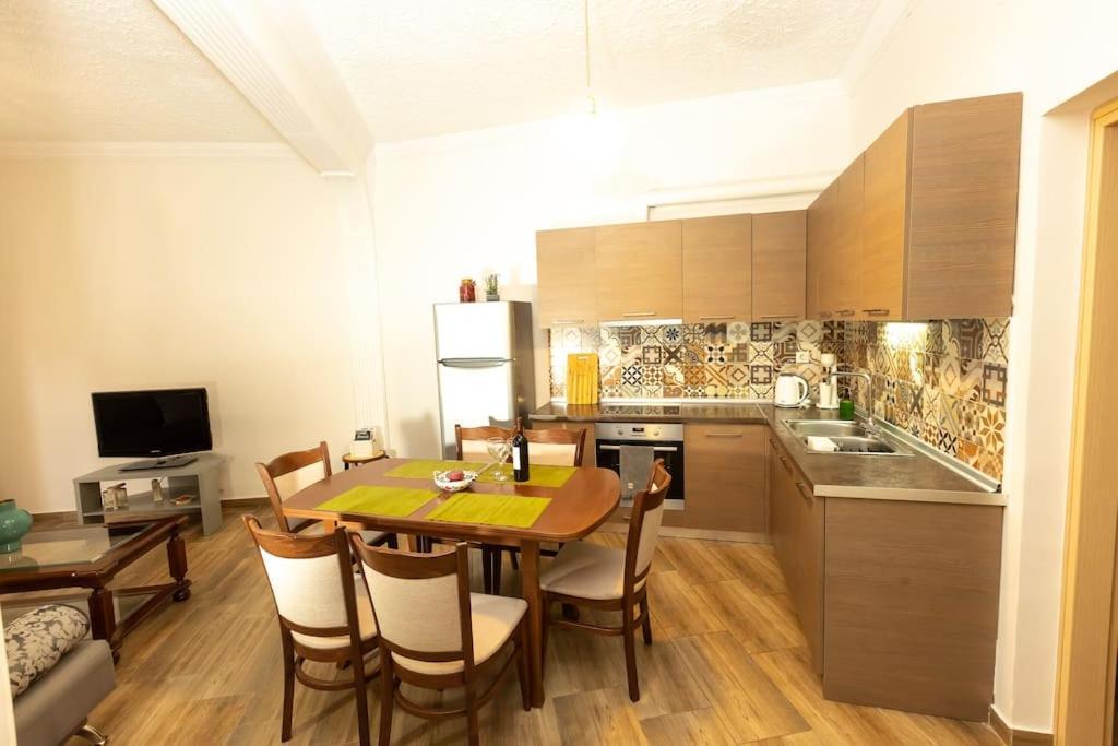 Spacious Apartment In Old Town - Private Parking Thessalonique Extérieur photo